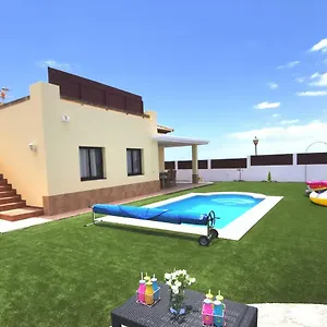 Laura, Centro De Villa